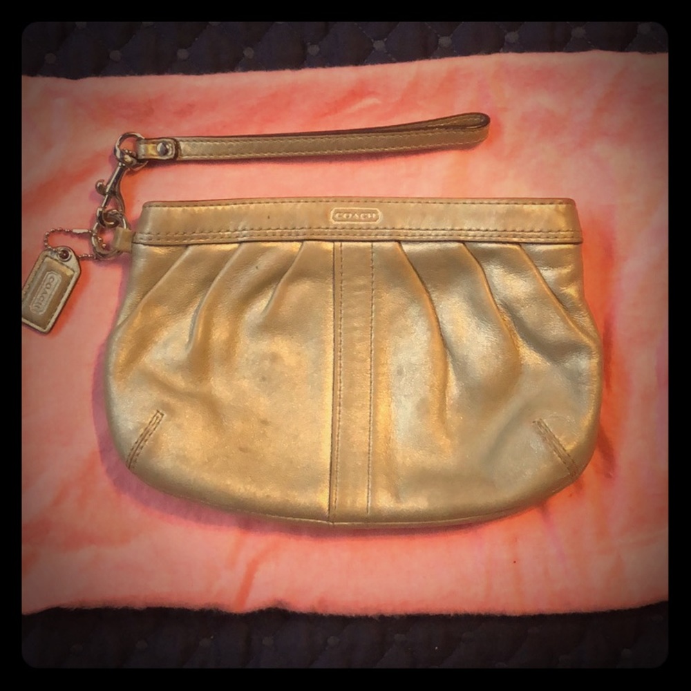 Pewter coach wristlet/clutch 💄 makeup bag